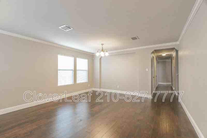 24710 Hickory Mdw - Photo 6 of 46