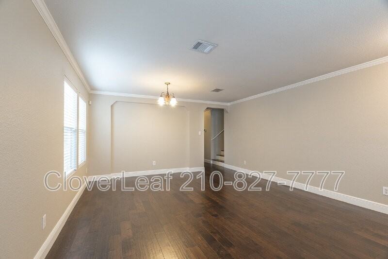 24710 Hickory Mdw - Photo 7 of 46