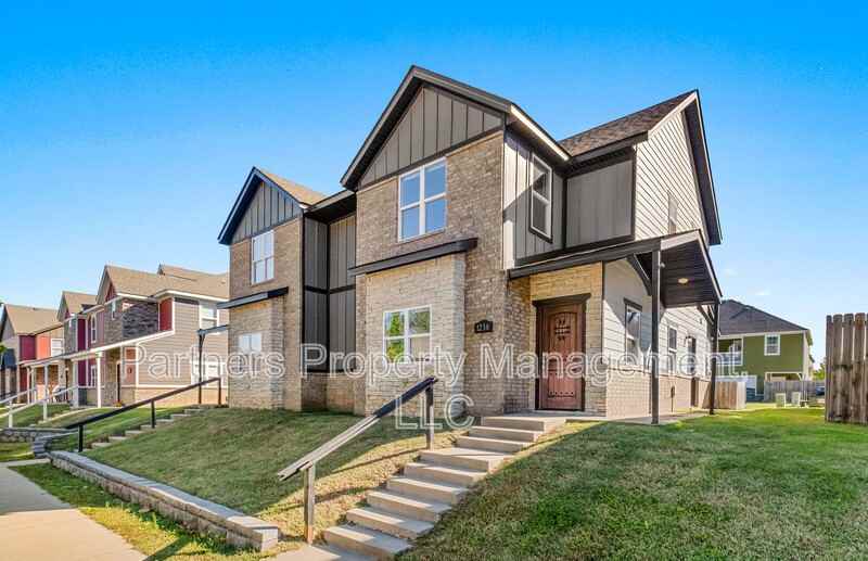 1258 N Sicily Ln - Photo 2 of 30