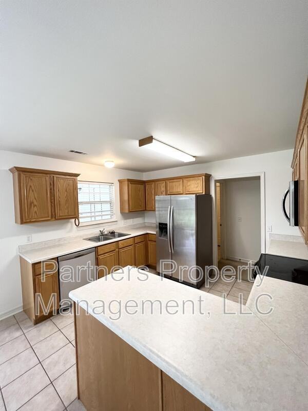 1257 Fox Run Ln - Photo 4 of 17