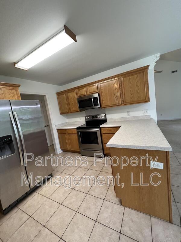 1257 Fox Run Ln - Photo 5 of 17
