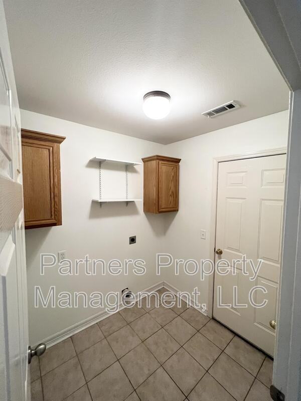 1257 Fox Run Ln - Photo 6 of 17