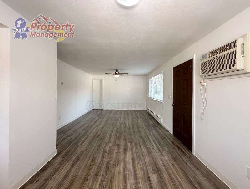 1135 W Howe St #6 - Photo 3 of 22