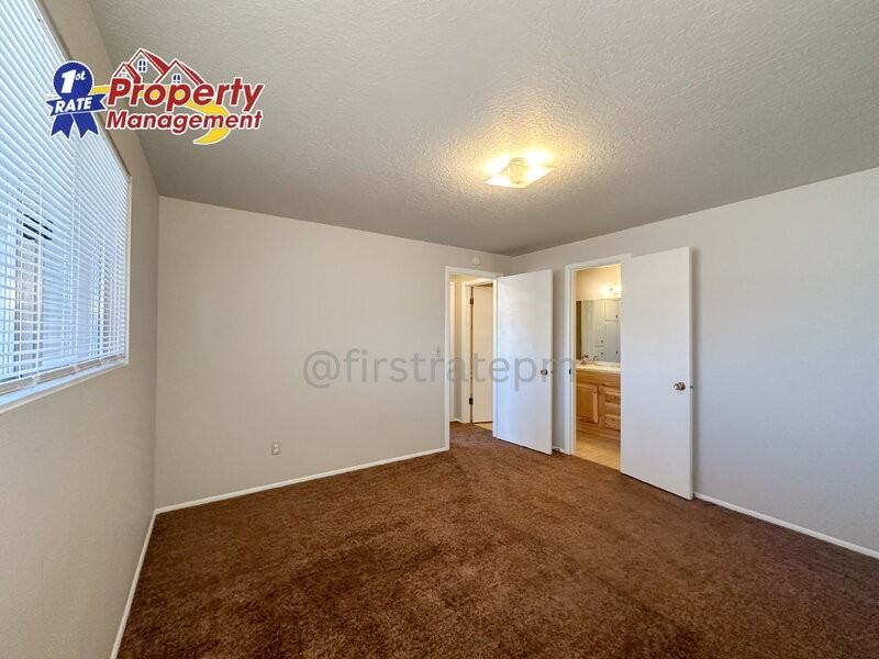 5575 W Franklin Rd #9 - Photo 4 of 20