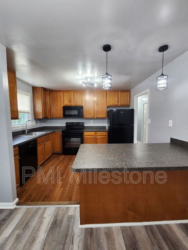 3333 Swann Rd - Photo 2 of 17