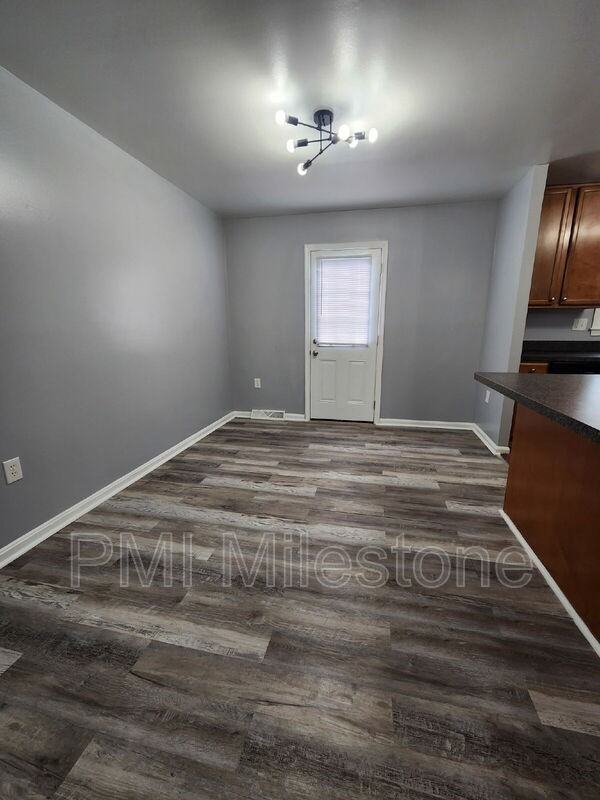 3333 Swann Rd - Photo 3 of 17
