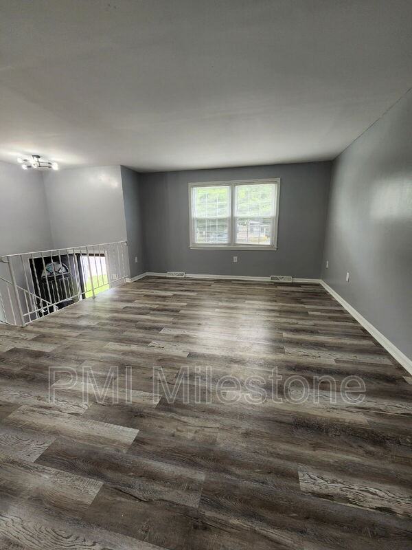 3333 Swann Rd - Photo 4 of 17