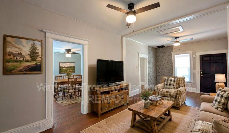 1016 W Cucharras St - Photo 4 of 30