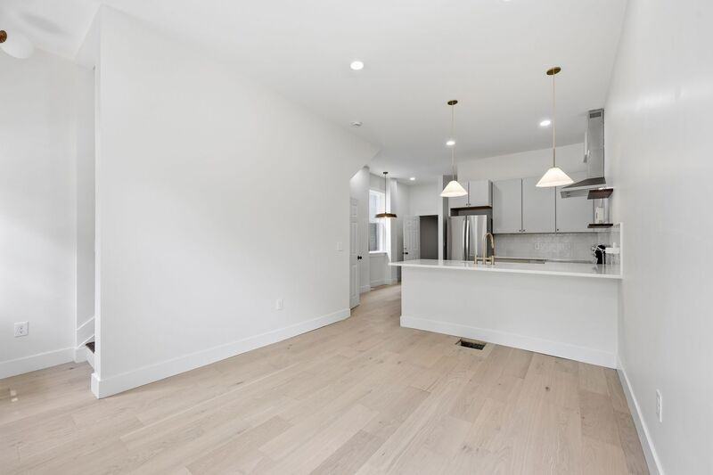 834 Oak St - Photo 2 of 17