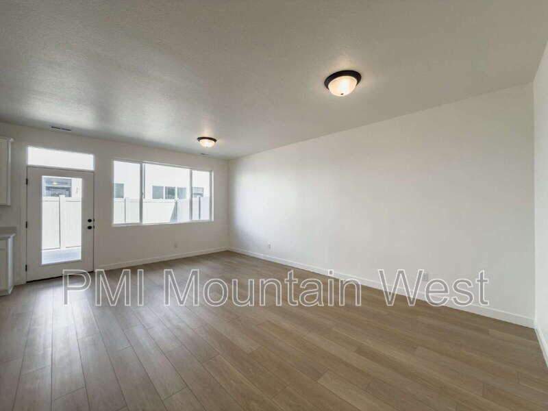 2602 Nw - Photo 2 of 33