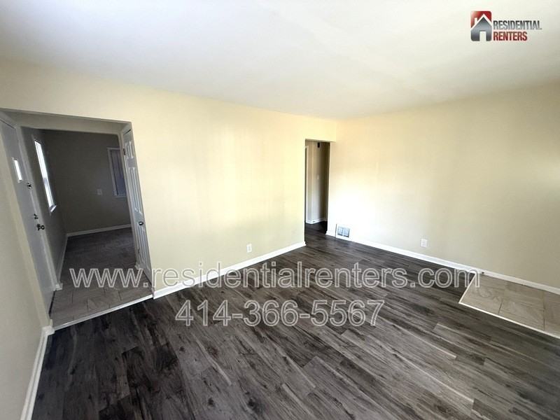4703 N 45th St - Photo 2 of 12