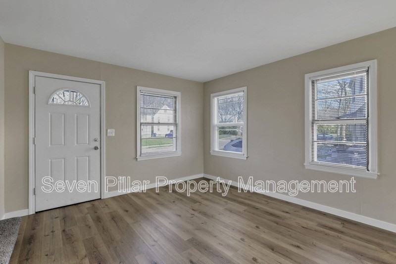 406 Beechtree Rd - Photo 6 of 26