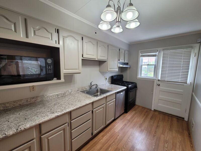 8322 Loch Raven Blvd - Photo 7 of 16