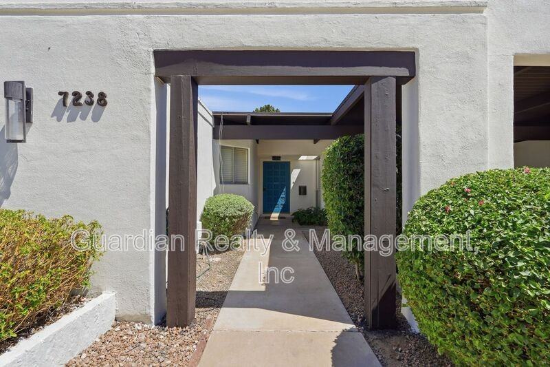 7238 E Joshua Tree Ln - Photo 4 of 33