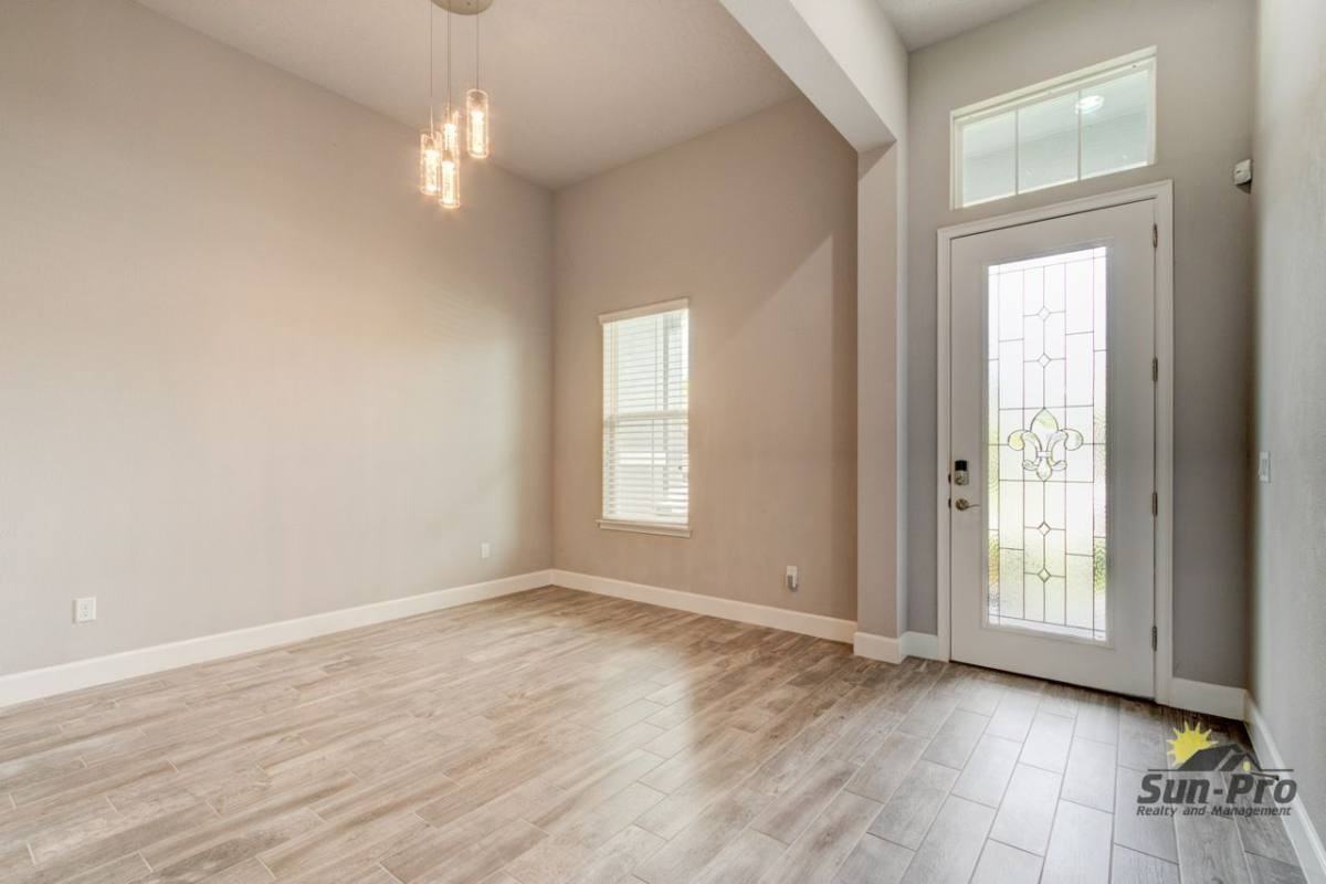 6263 W Fallsgrove Ln - Photo 3 of 10