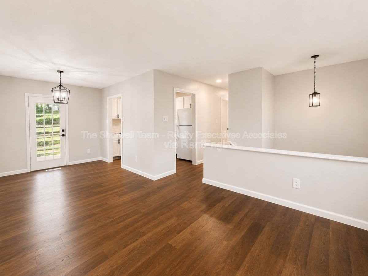 6814 Trousdale Rd - Photo 2 of 10