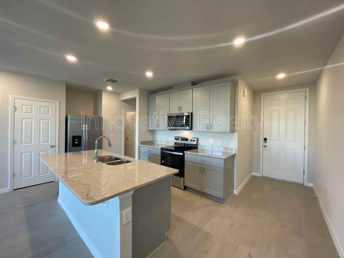 2548 Sweet Viburnum Way - Photo 4 of 10