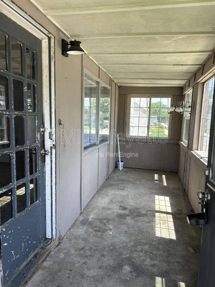 131 S 28th St - Photo 3 of 10