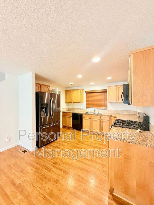 1200 Se 7th St - Photo 5 of 24