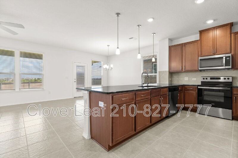 8111 Knoxville Trl - Photo 5 of 31