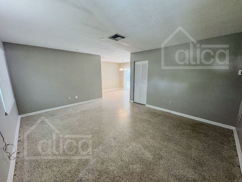 7176 Lockwood St - Photo 3 of 24