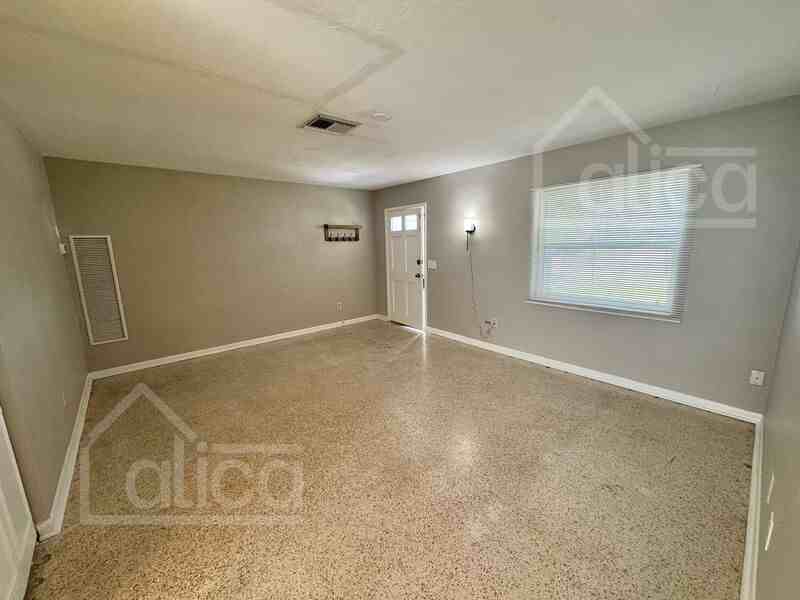 7176 Lockwood St - Photo 5 of 24