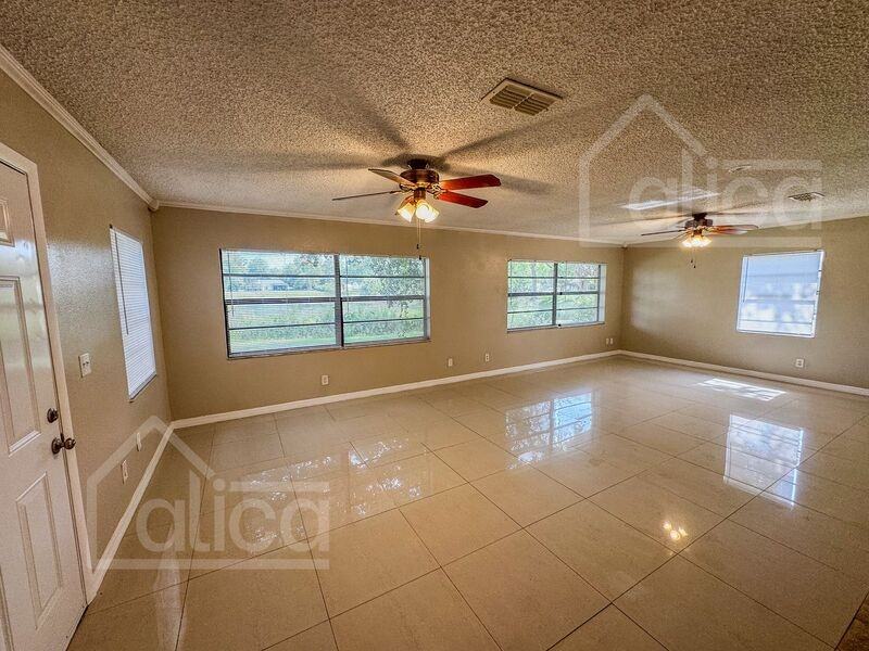 17633 Meadowbridge Dr - Photo 5 of 18