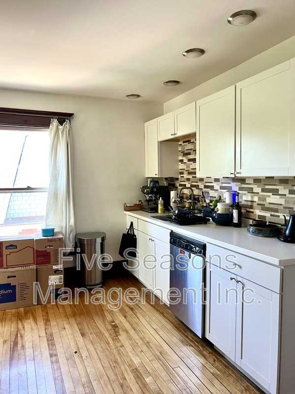369 S Winooski Ave