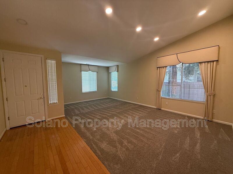 661 Vintage Valley Dr - Photo 3 of 21