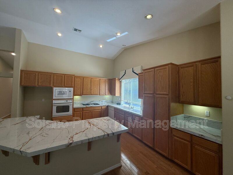 661 Vintage Valley Dr - Photo 5 of 21