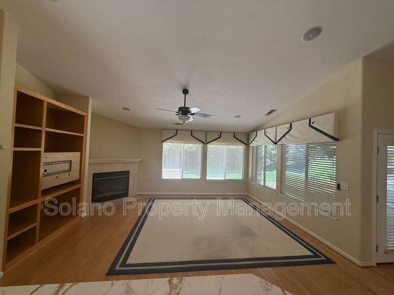 661 Vintage Valley Dr - Photo 6 of 21