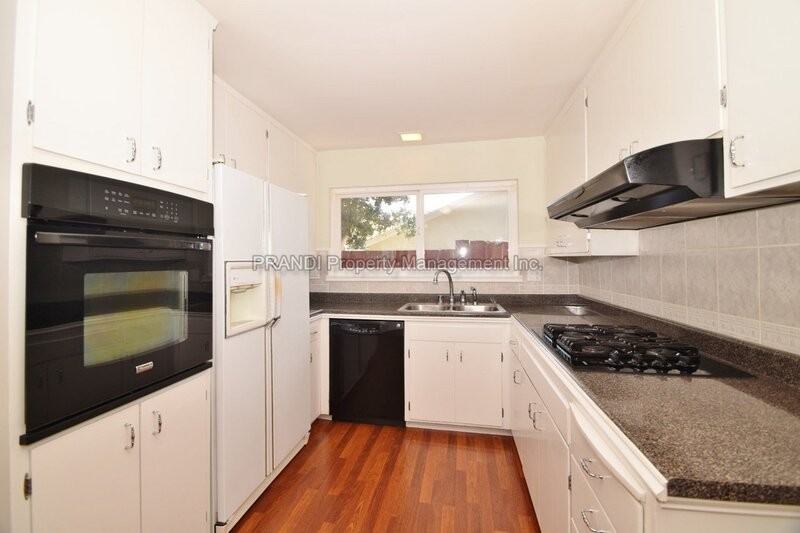26 Driftwood Ave - Photo 4 of 15