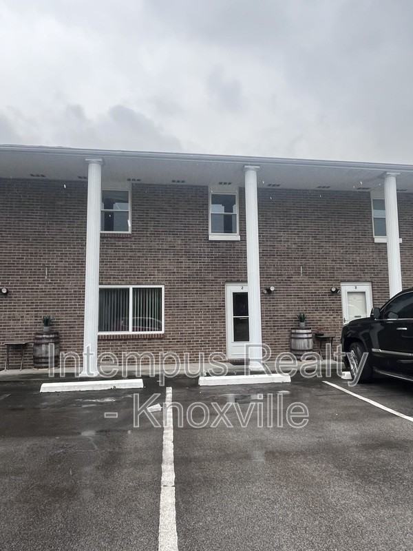 405 Iroquois Ln #2 - Photo 2 of 18