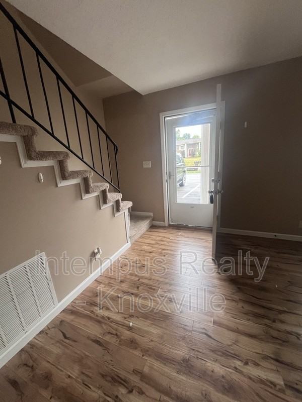 405 Iroquois Ln #2 - Photo 4 of 18