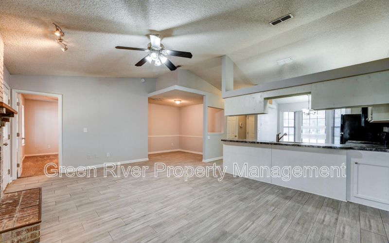 3248 Dowitcher Ln - Photo 5 of 38