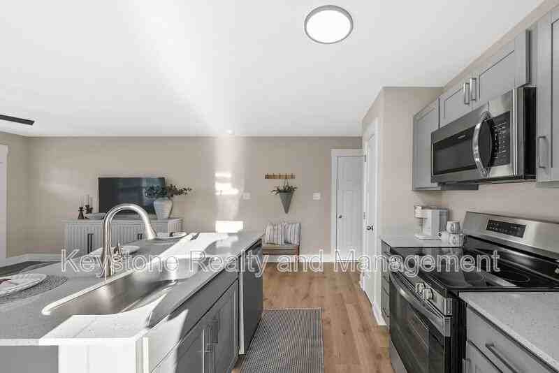 239 Primrose Way - Photo 7 of 17