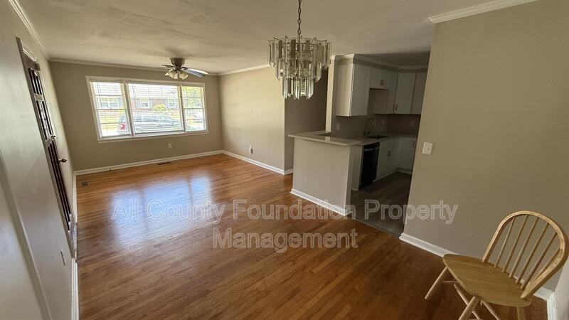 2720 Martha Dr - Photo 4 of 16
