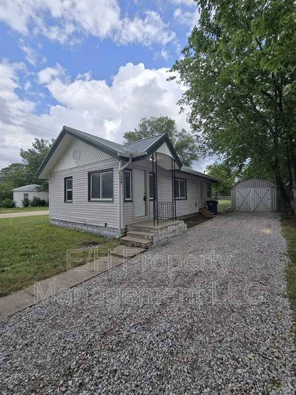1700 S Ellis St - Photo 2 of 30