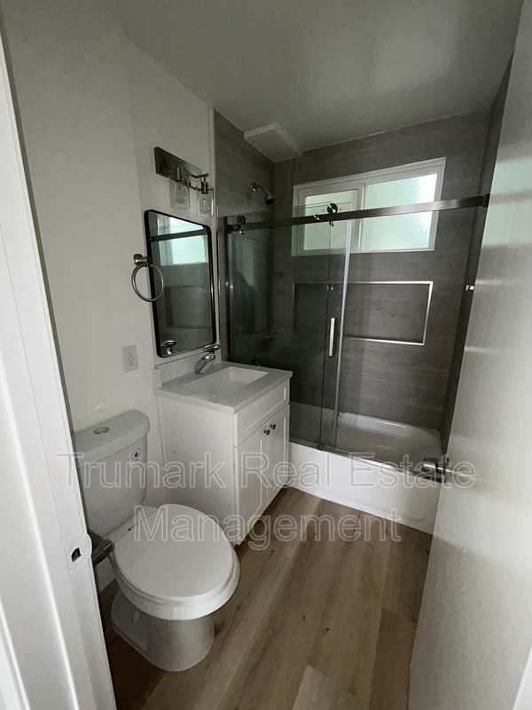49 S Grand Oaks Ave #3 - Photo 2 of 7