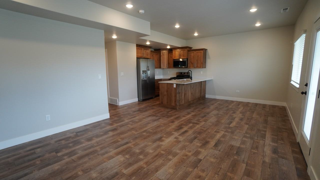 1167 W Canterbury Cir - Photo 7 of 24