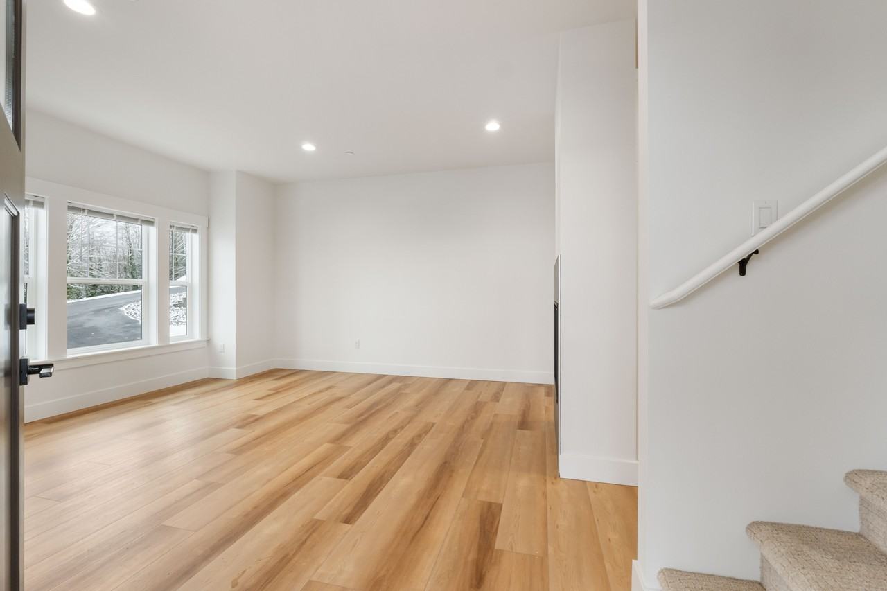 116 Orchard Ave S #D - Photo 3 of 16