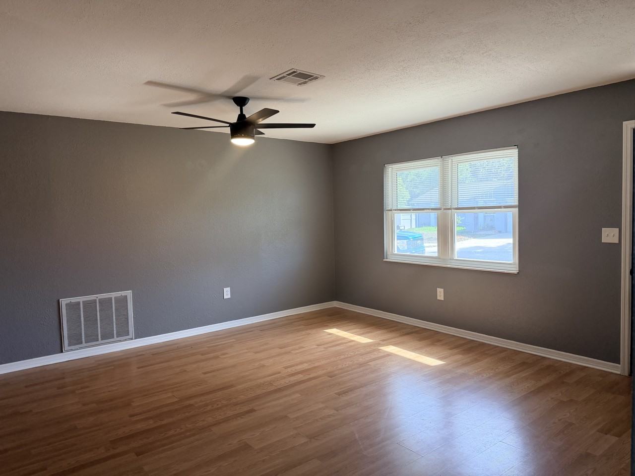 11635 Salmon Dr - Photo 2 of 16
