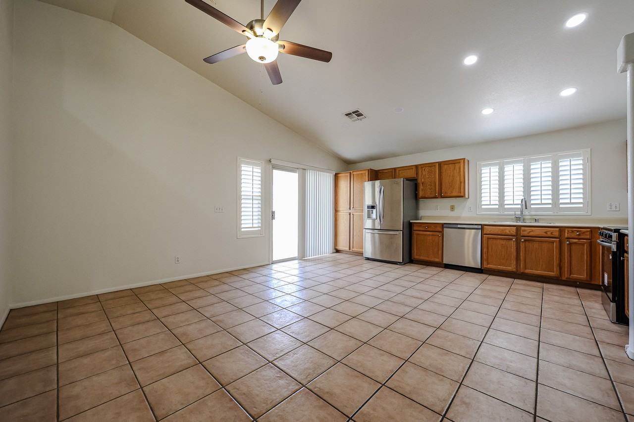 2354 E Browning Pl - Photo 5 of 31
