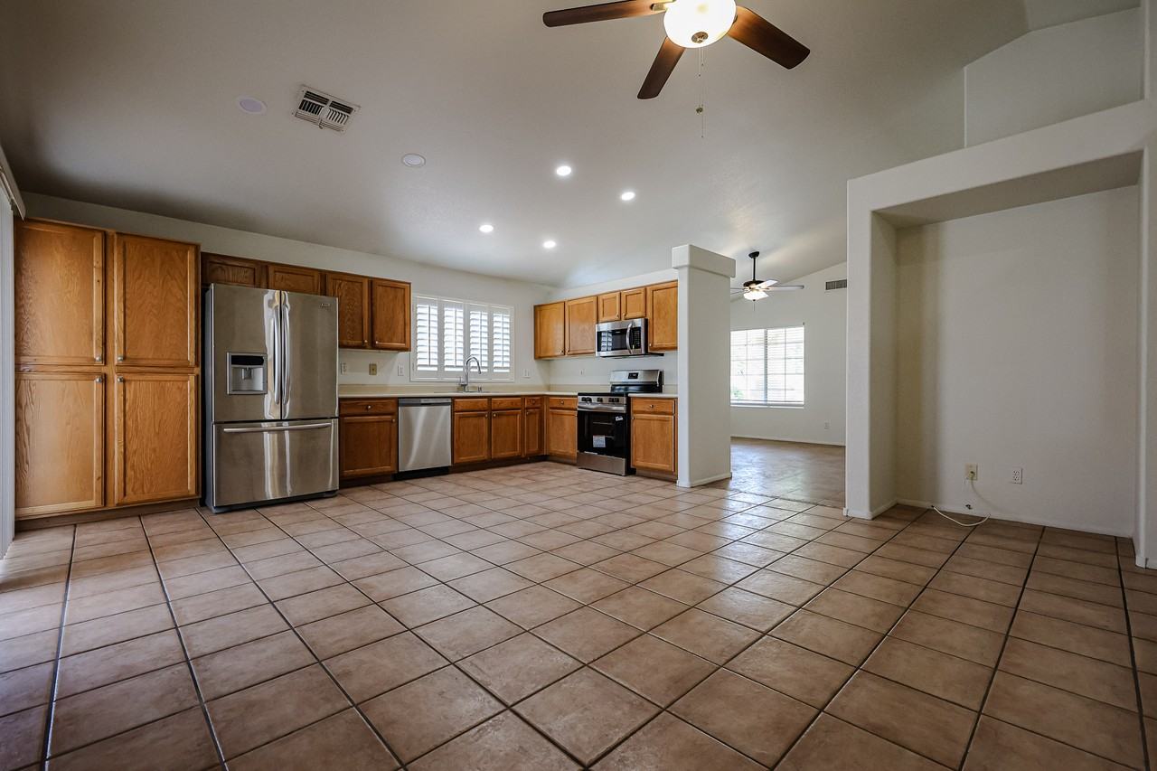2354 E Browning Pl - Photo 6 of 31