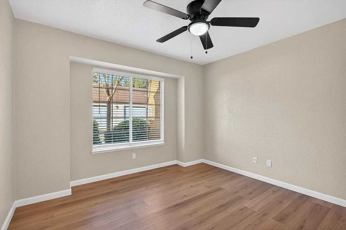 5140 E Cesar Chavez Blvd #107 - Photo 4 of 11