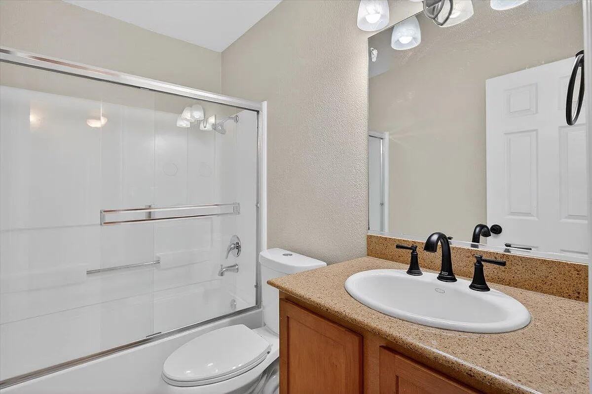 5140 E Cesar Chavez Blvd #107 - Photo 5 of 11