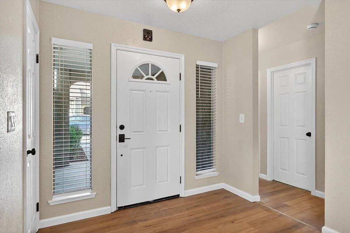 5140 E Cesar Chavez Blvd #107 - Photo 6 of 11