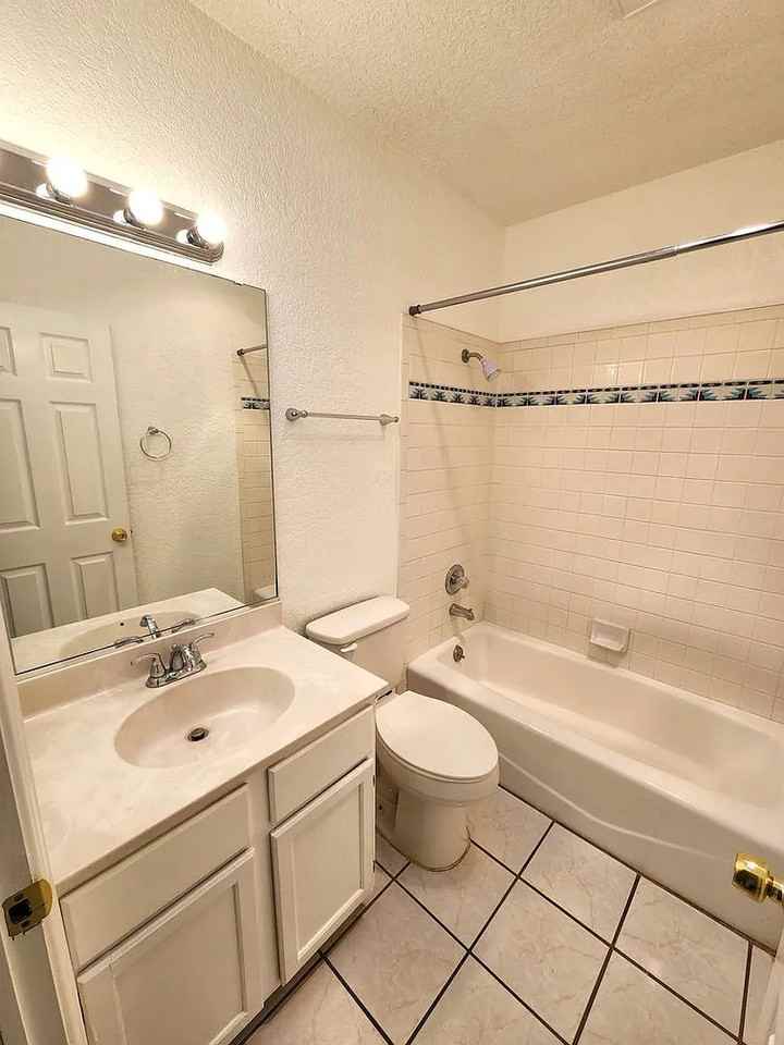2082 Pinecone Way - Photo 4 of 16