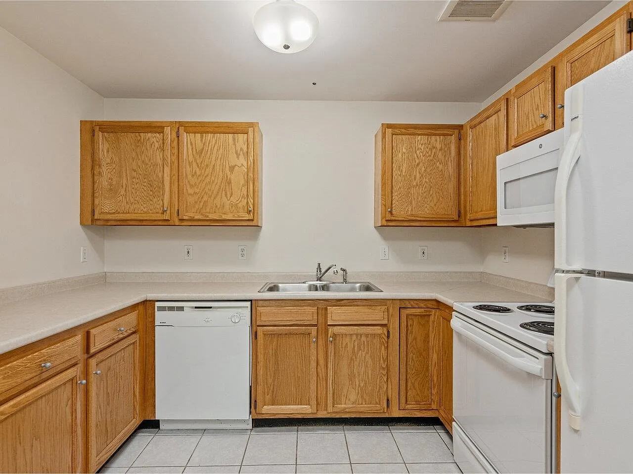 305 Lime Kiln Rd - Photo 3 of 8
