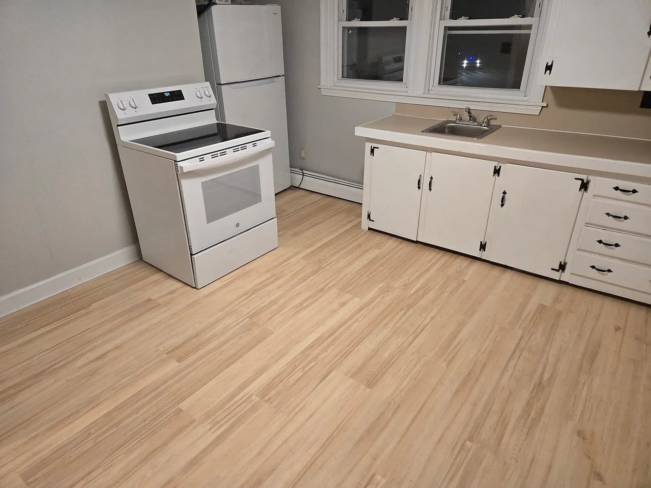 637 Post Rd - Photo 2 of 9